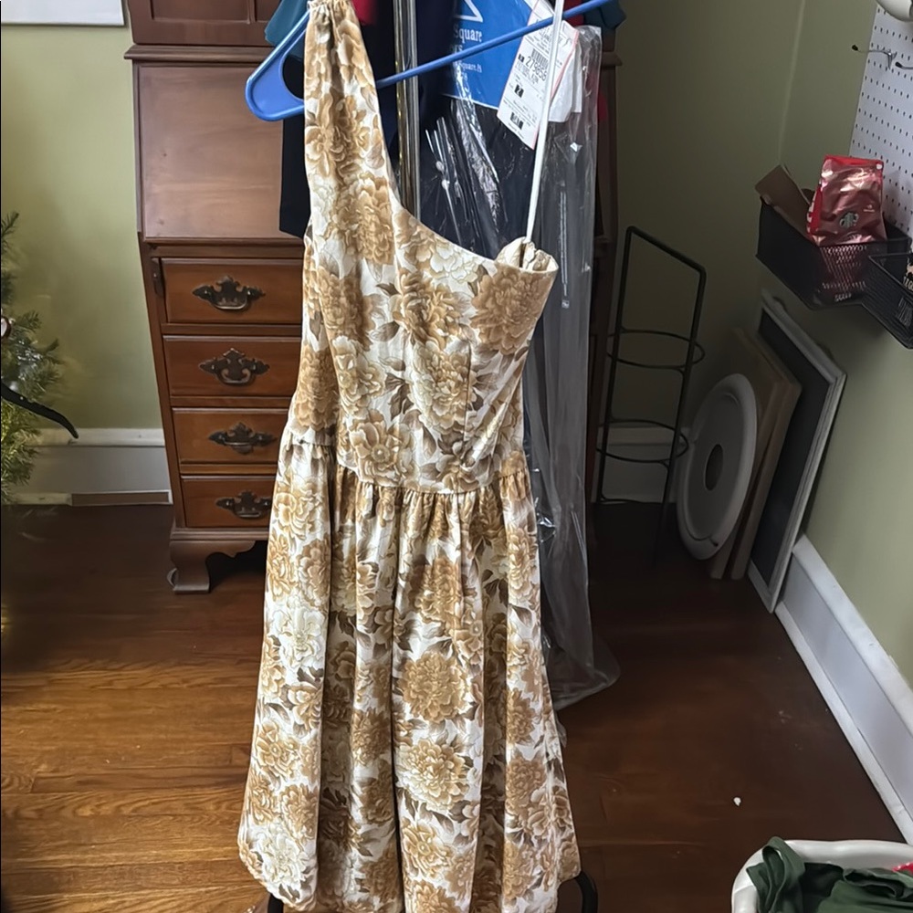 Retrolicious Gold and Cream Floral Dress